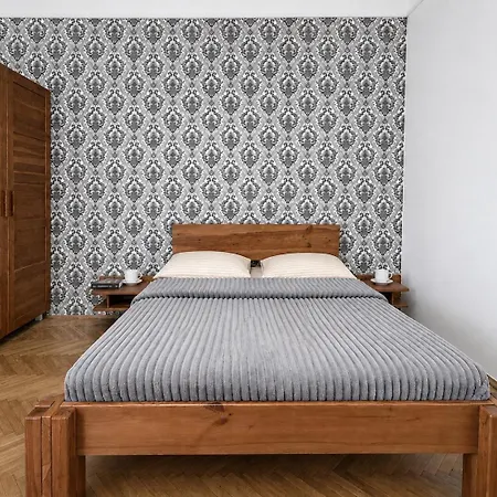 на романчука в центрі Apartament *