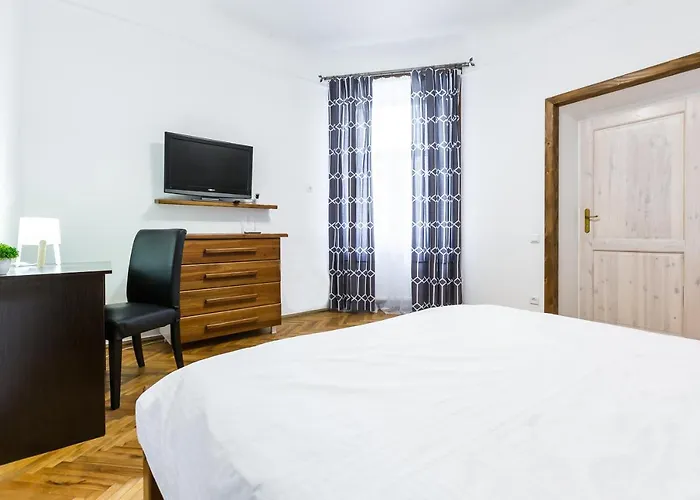 на романчука в центрі Lvov