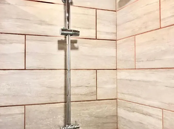 на романчука в центрі إلفيف