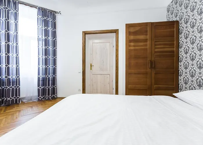 на романчука в центрі