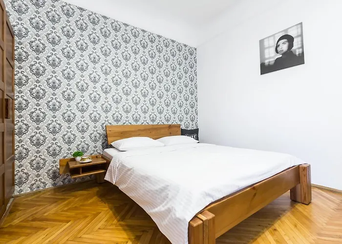 на романчука в центрі * Leópolis