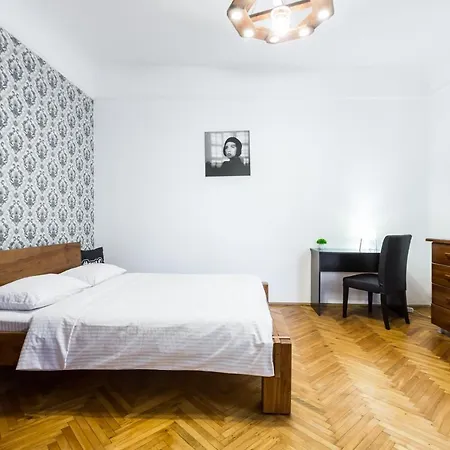 на романчука в центрі Apartment