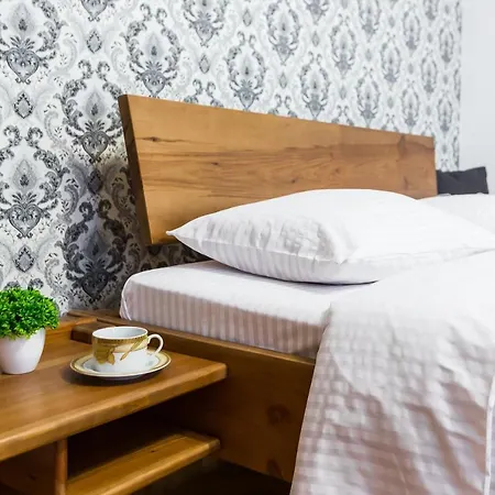 на романчука в центрі Apartment
